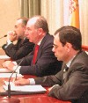 Abrir foto en nueva ventana: Conferencia Internacional 'Dollars, Debt and deficits- 60 years alter Bretton Woods'. Banco de Espa&ntilde;a-FMI, 14  de Junio (Pedro Solbes, Rodrigo Rato y Jaime Caruana en la mesa de ponencias)