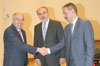 Abrir foto en nueva ventana: Presentaci&oacute;n del Plan de Educaci&oacute;n Financiera  desarrollado por la CNMV y el Banco de Espa&ntilde;a (Miguel Fern&aacute;ndez Ord&oacute;&ntilde;ez, Gobernador del Banco  de Espa&ntilde;a, Pedro Solbes, Vicepresidente Segundo y Ministro de Econom&iacute;a y  Hacienda, y Julio Segura, Presidente de la Comisi&oacute;n Nacional del Mercado de  Valores)