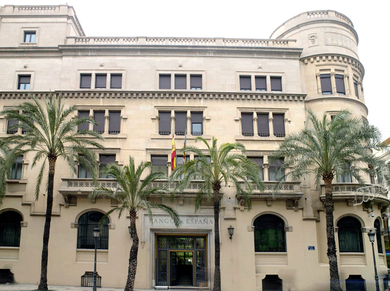 The main facade of the València branch office.