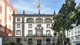 The main facade of the Las Palmas de Gran Canaria branch office.
