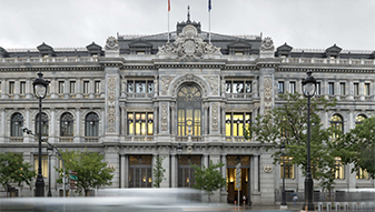Fachada principal de la sede de Madrid.