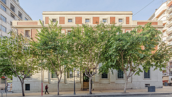 The main facade of the Alicante branch office.